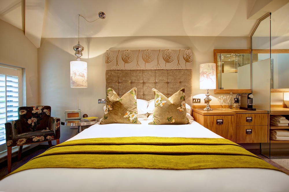 COTTAGE, KING BED