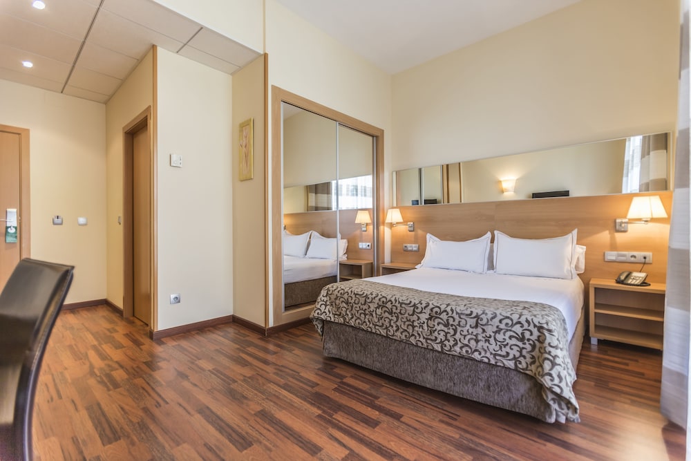 STANDARD, DOUBLE OR TWIN BED
