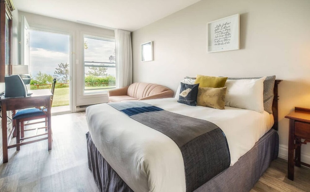 Motel, Double Bed