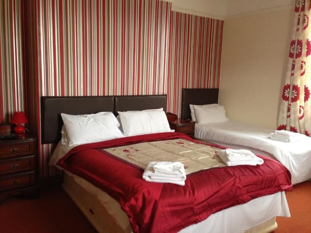 Ambrose Hotel 8/50