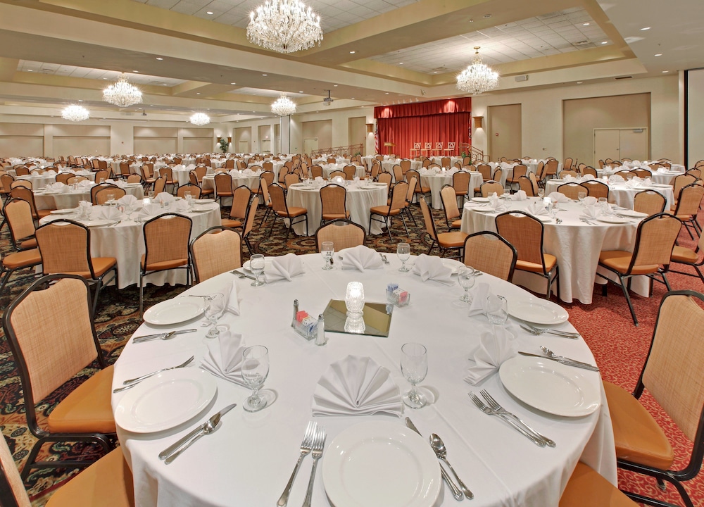 Holiday Inn Memphis University of Memphis 24/39