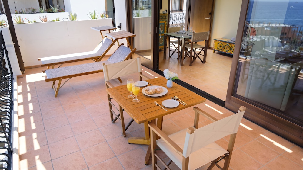 Idyll Suites - Adults Only 46/54