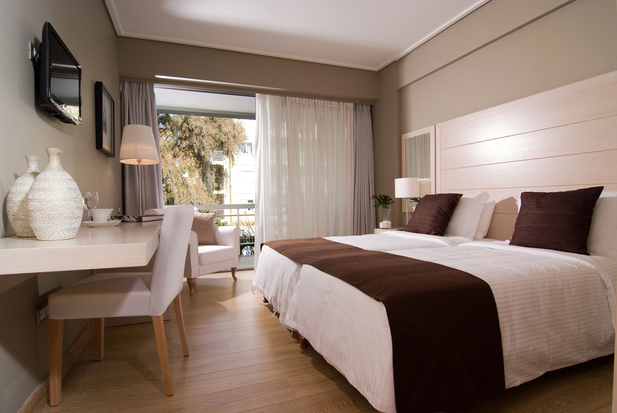 PREMIUM, DOUBLE OR TWIN BED, PARTIAL SEA VIEW