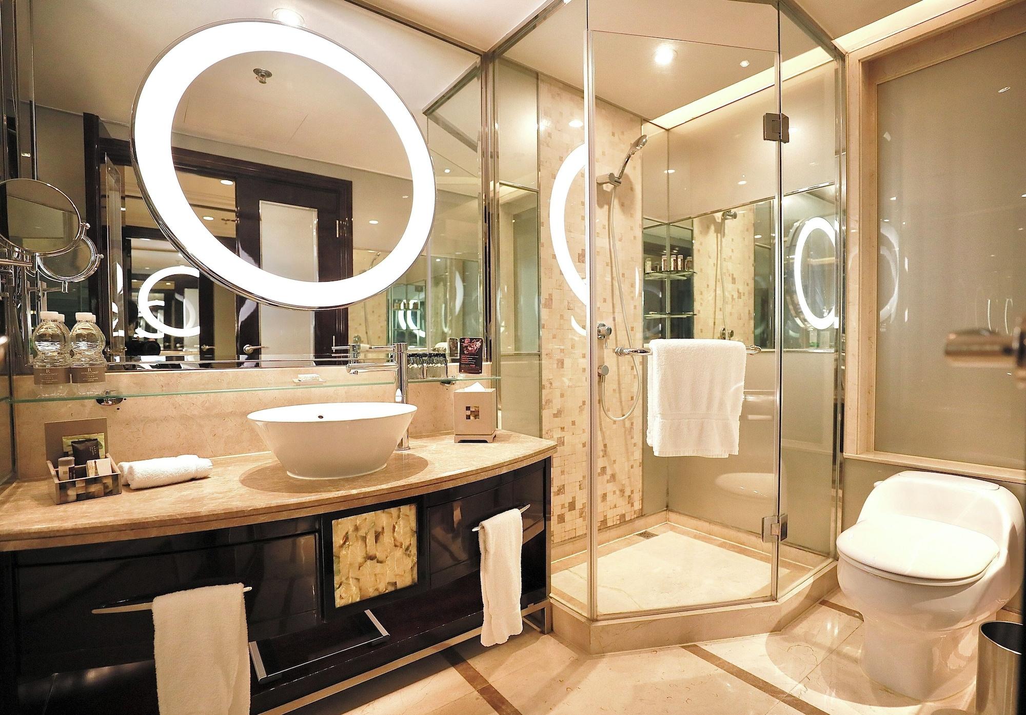 1 Bedroom, Club, Suite