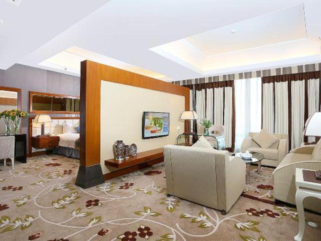 Regency Hotel Shantou 39/54