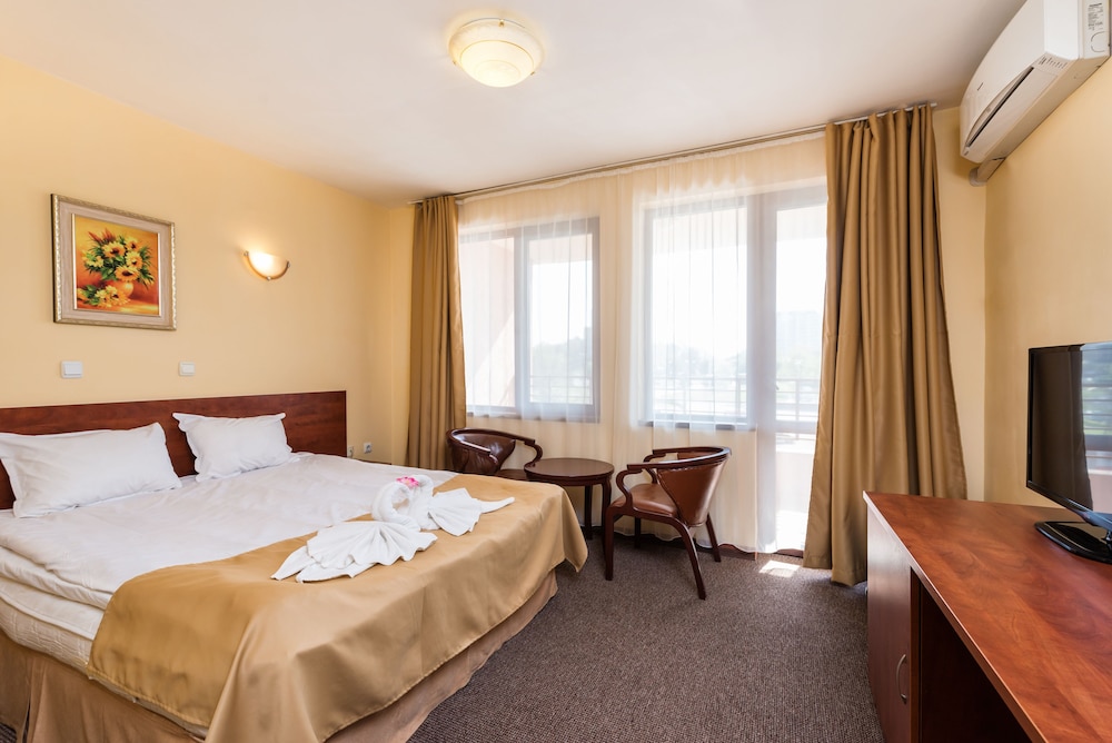 Avenue Hotel 26/50