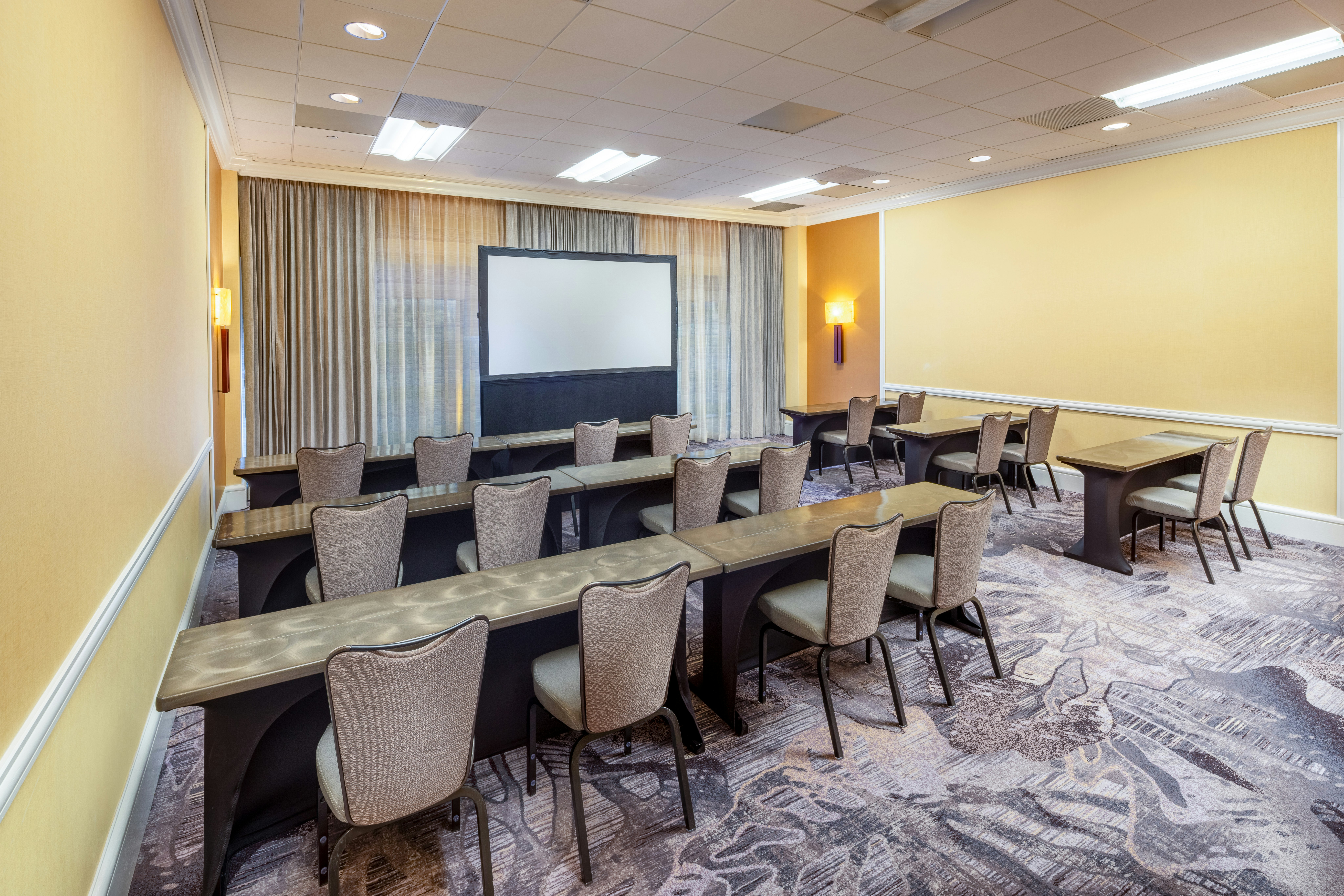 Hilton Charlotte Uptown (ex Hilton Charlotte Center City) 73/82