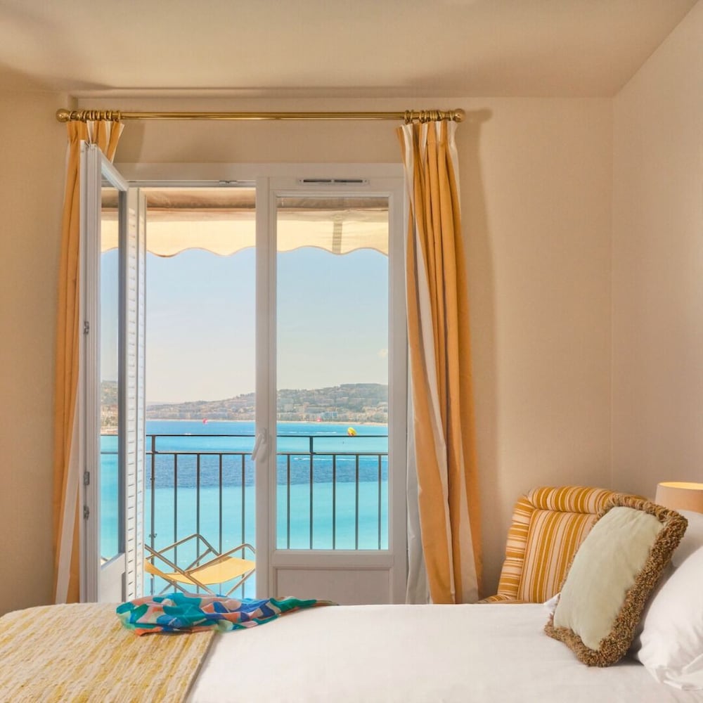 SUITE, SEA VIEW