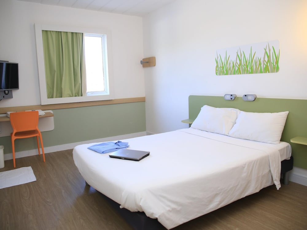 Ibis Budget Piracicaba 22/64