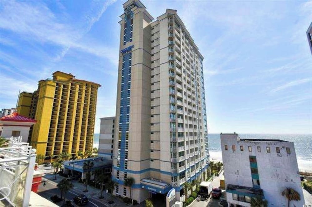 Carolinian Beach Resort in Myrtle Beach by Vacasa 6/50