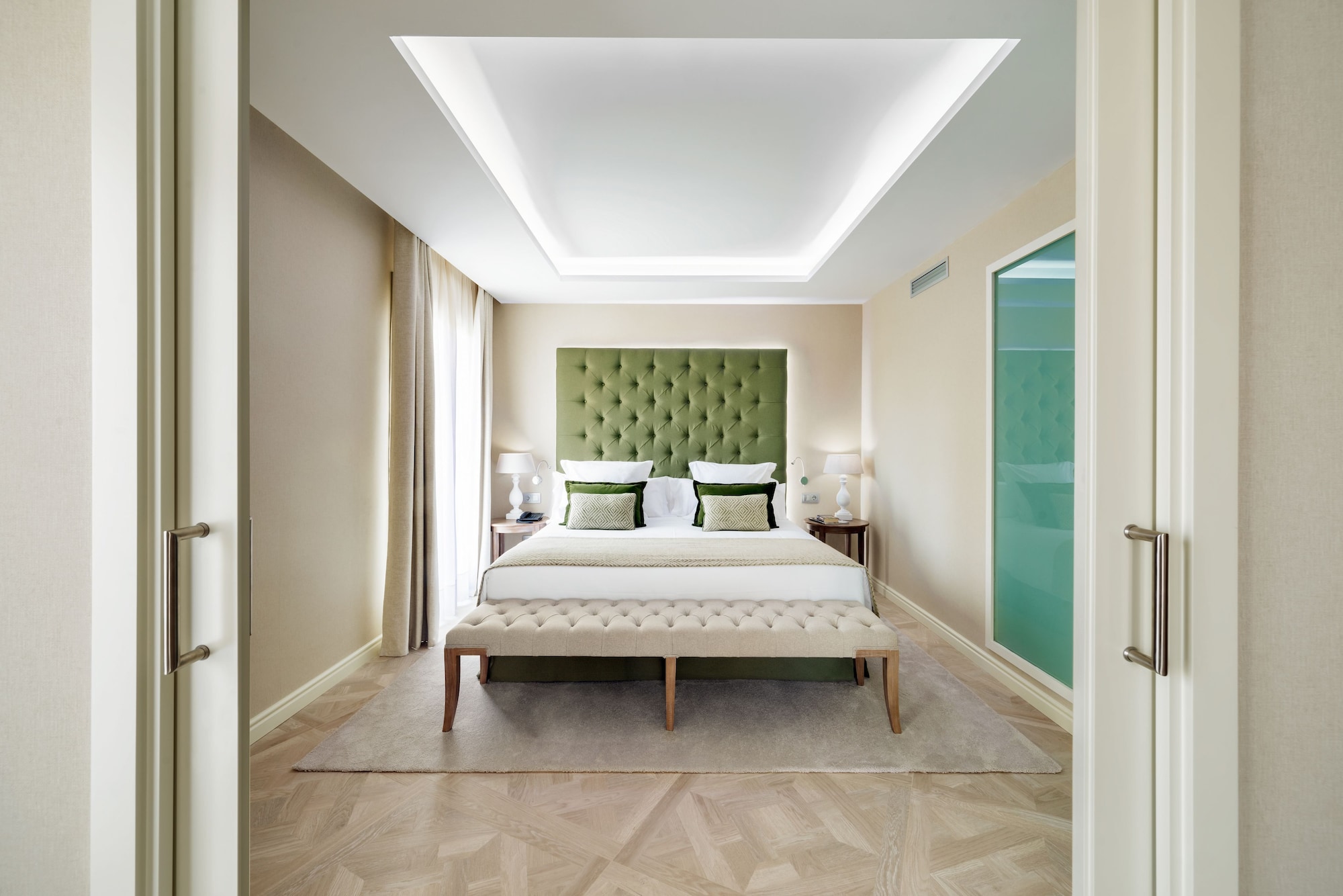 GRAND, MASTER, SUITE