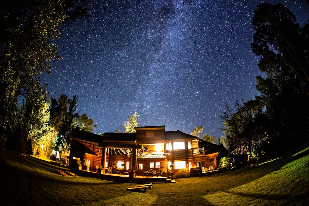 Bentwood Inn 3/68