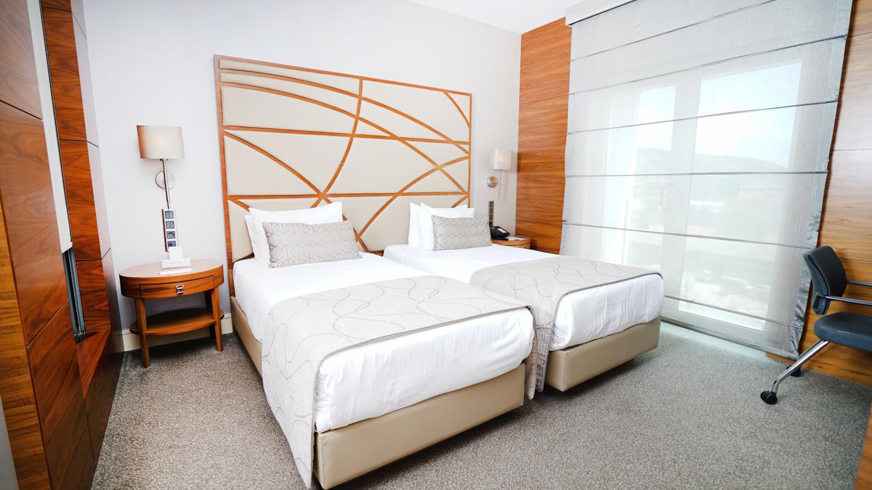Connecting, Superior, Twin Beds