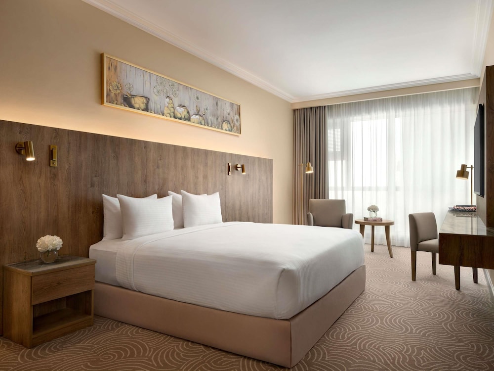 SUPERIOR, KING BED, CITY VIEW