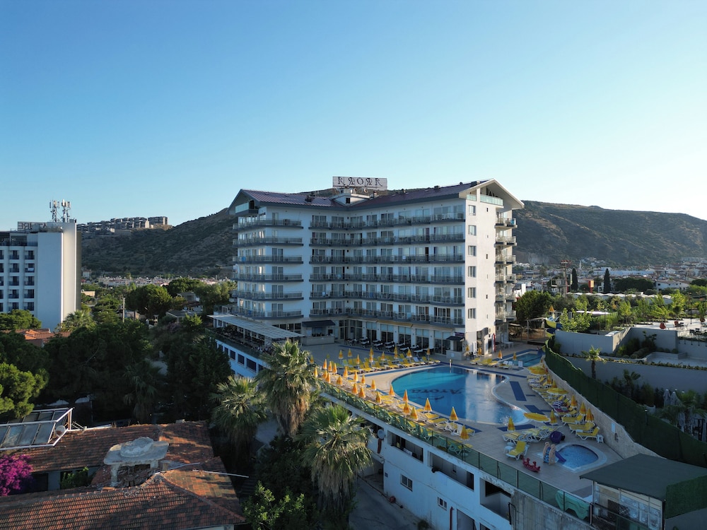Arora Hotel 5/50