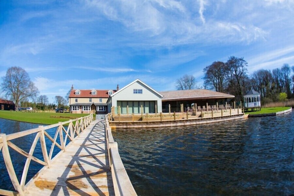 The Boathouse 36/50