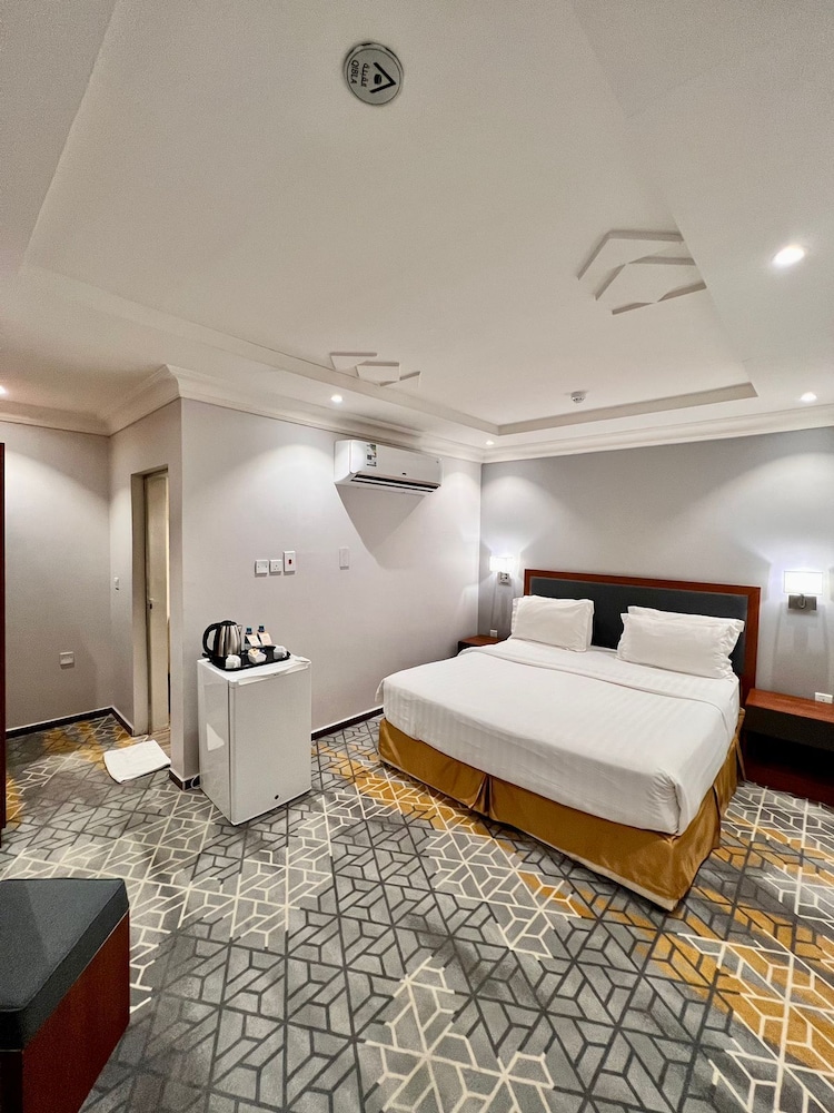 Standard, King Bed