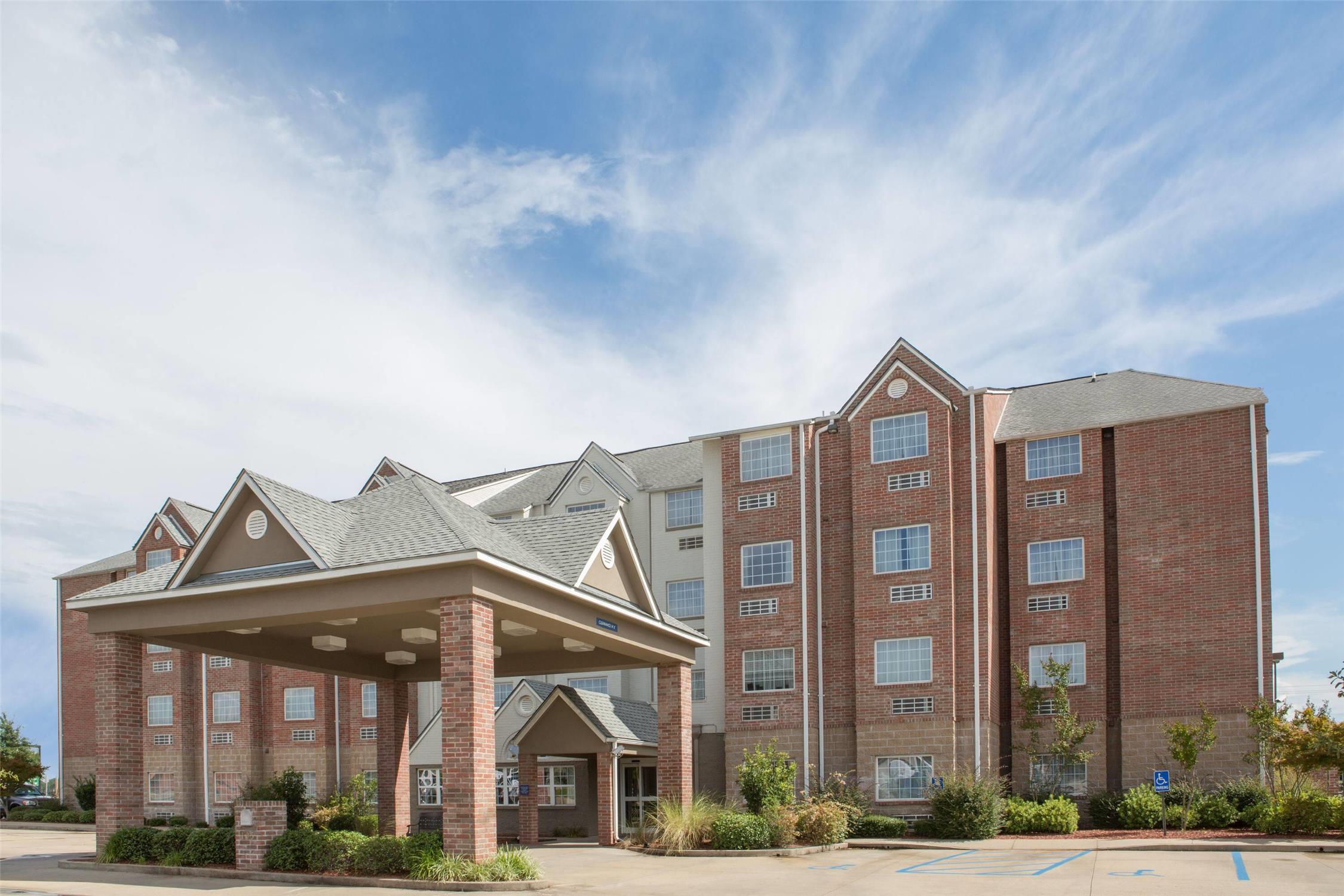 Microtel Inn & Suites by Wyndham Hattiesburg 2/16