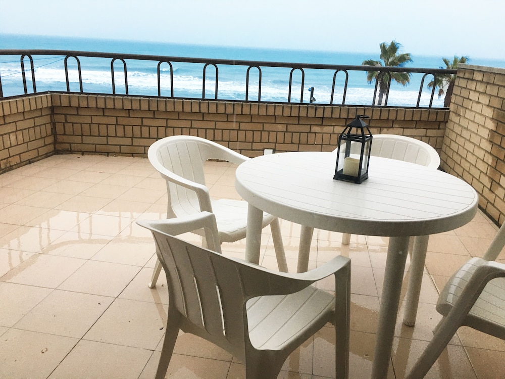 APARTAMENTOS BERNAT PIE DE PLAYA 3000 28/68