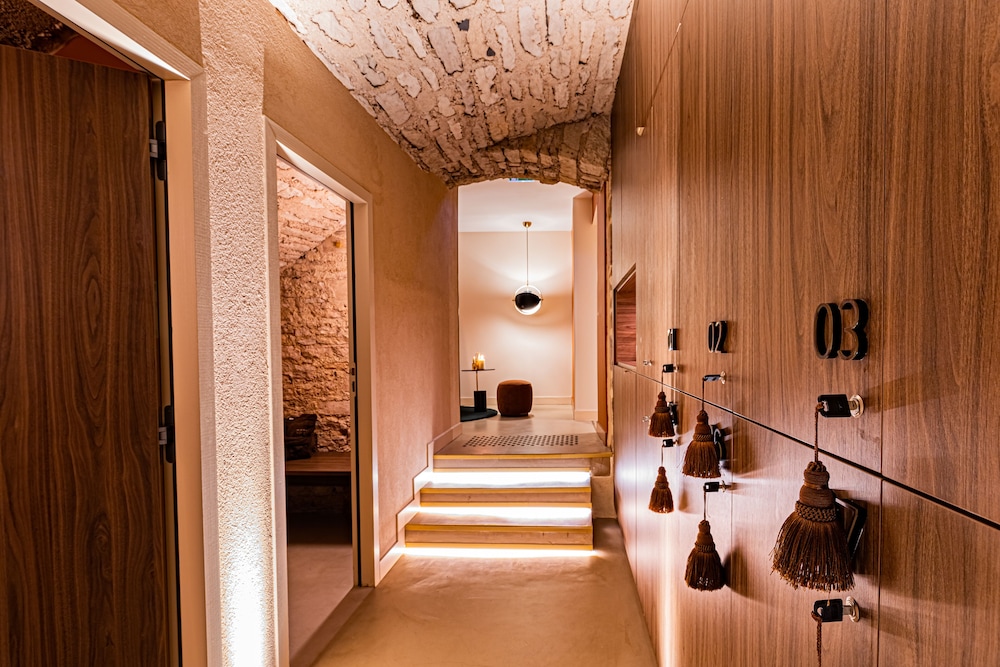 Hostellerie Cedre and Spa Beaune 29/55