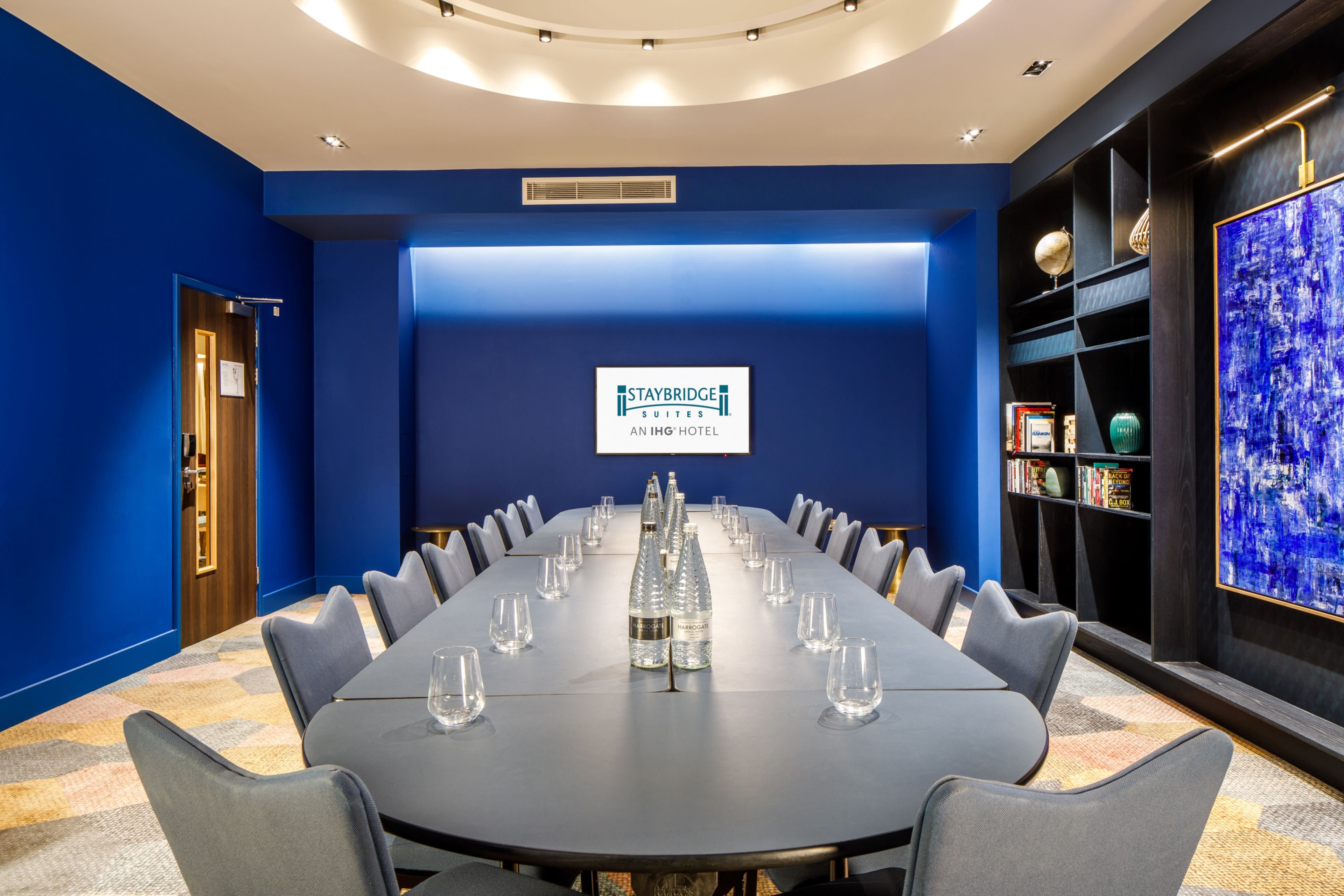 Staybridge Suites London - Heathrow Bath Road 30/36