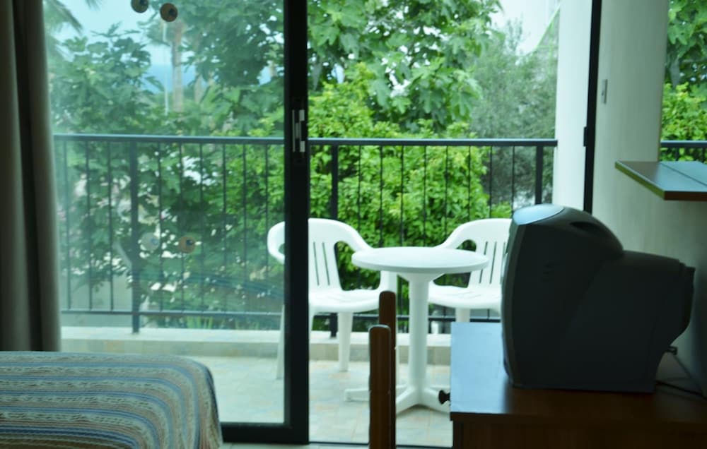 Kkaras Hotel 24/68