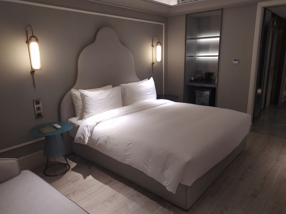 Mercure Hangzhou East Railway Station 26/56