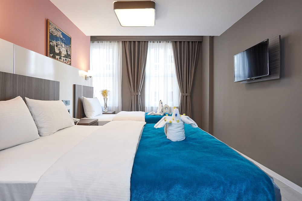 Renzo Hotel 10/38