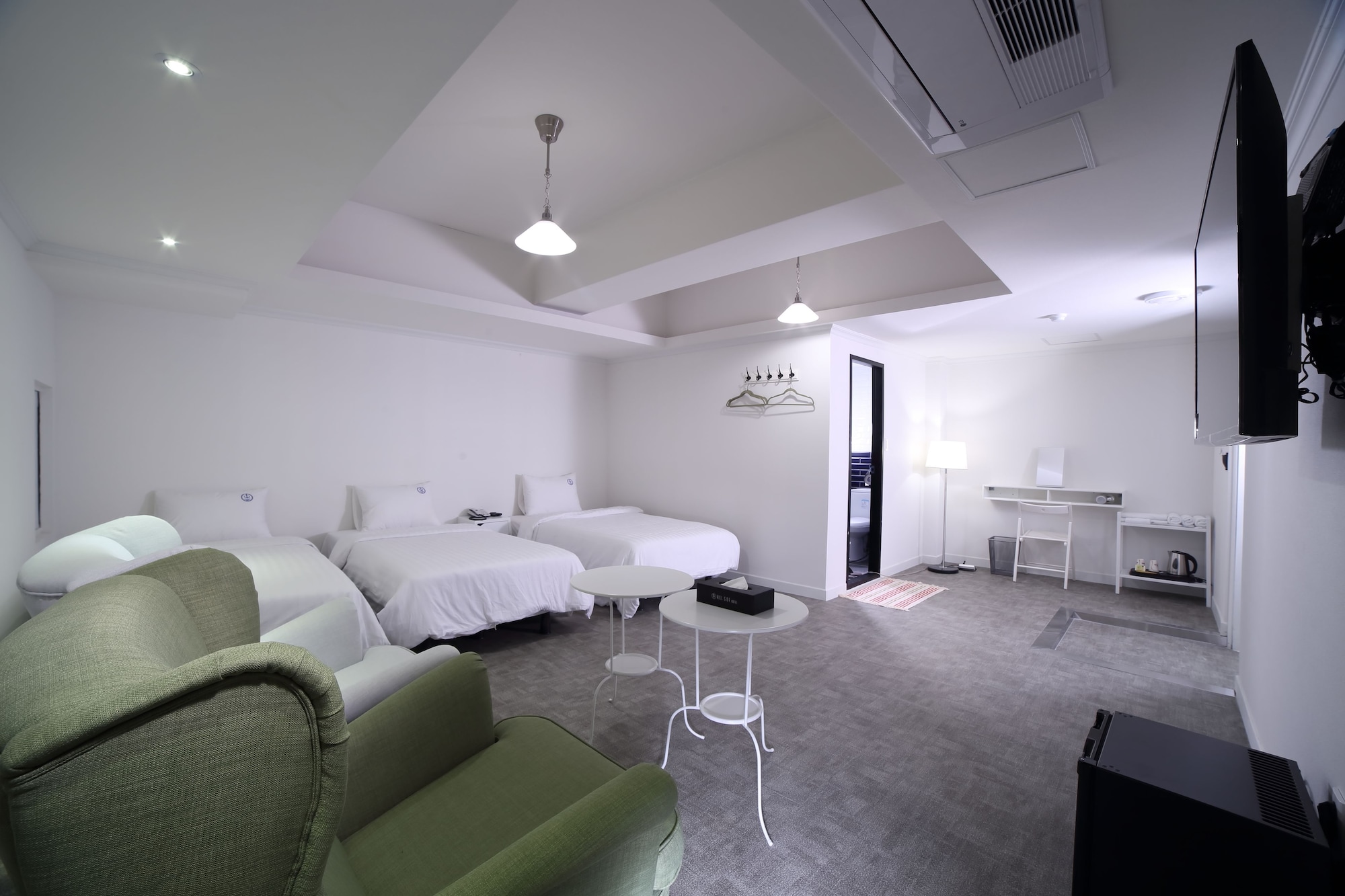 Basement, Triple, 3 Beds