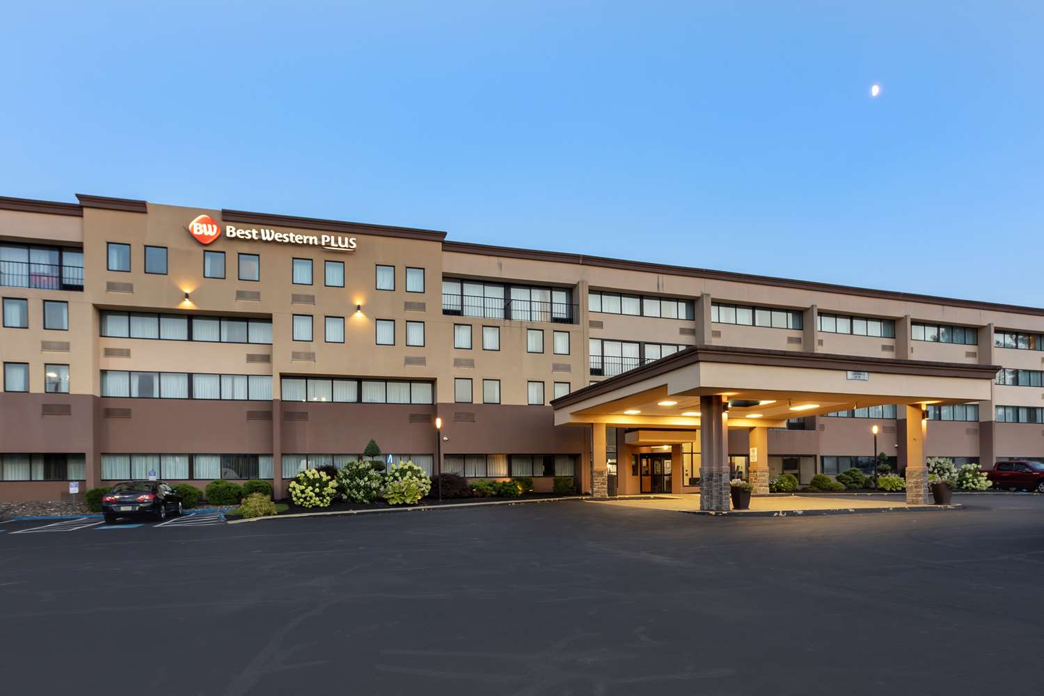 Best Western Plus Reading Inn & Suites 2/37