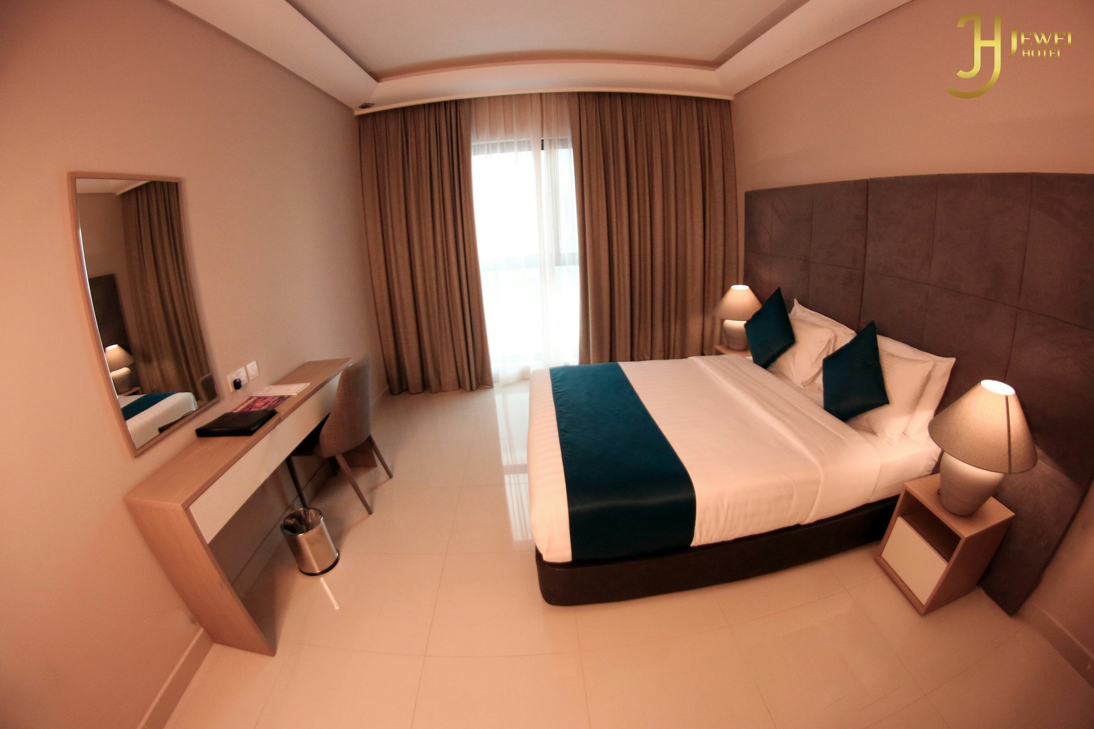 The Jewel Hotel 5/48