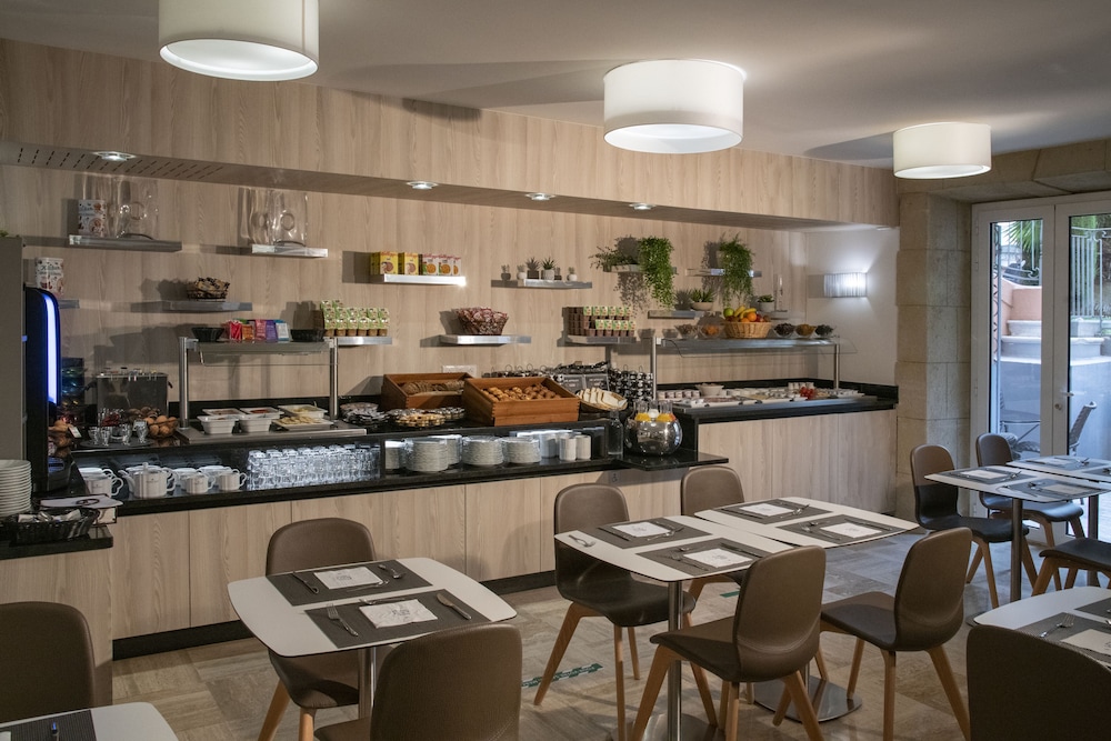 Golden Tulip Cannes de Paris 34/49