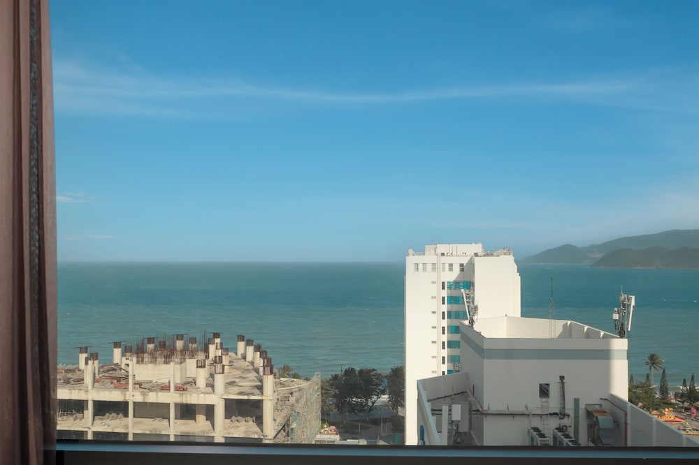 V Hotel Nha Trang 48/50