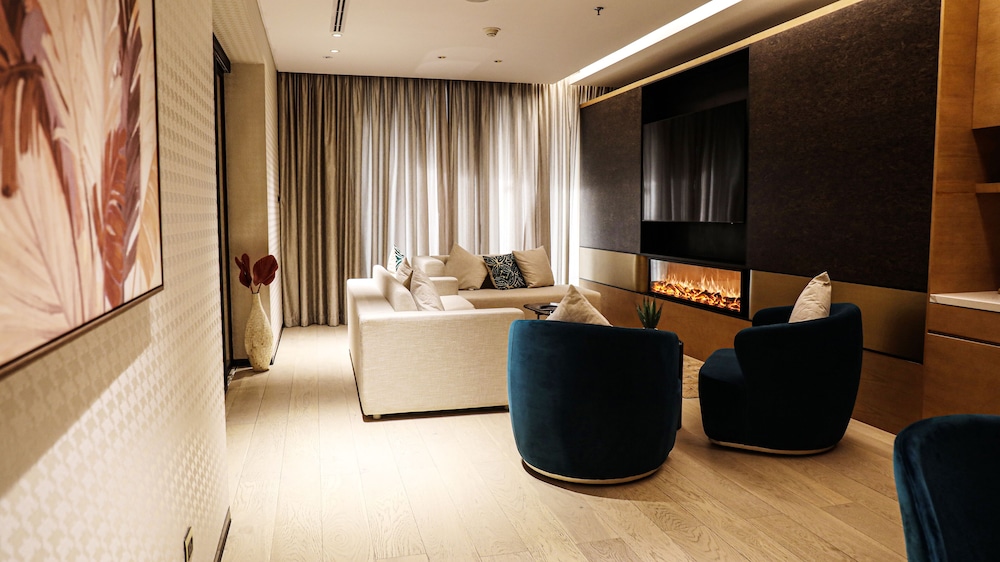 The House Hotel AL Khiran 28/33