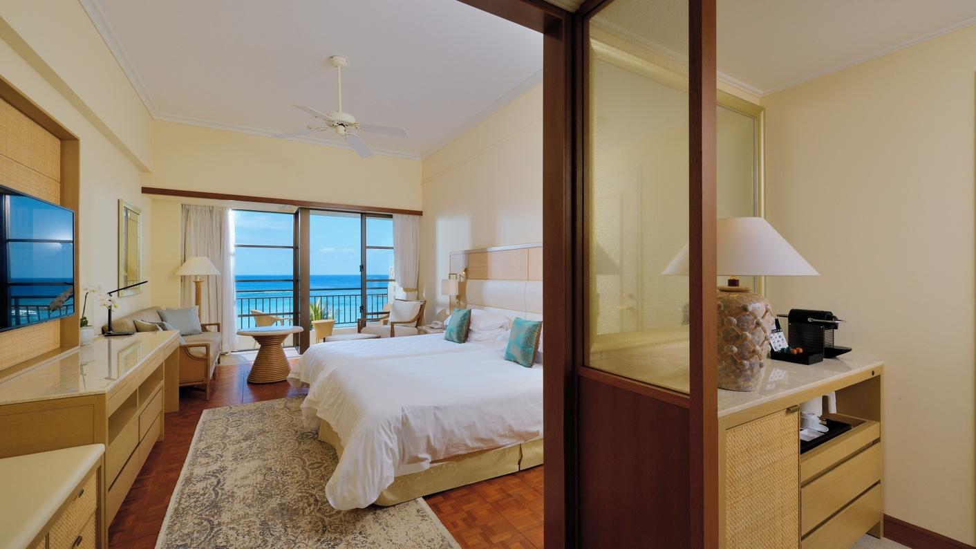 Elegant, Club, Twin Beds, Ocean Front, Club Floor