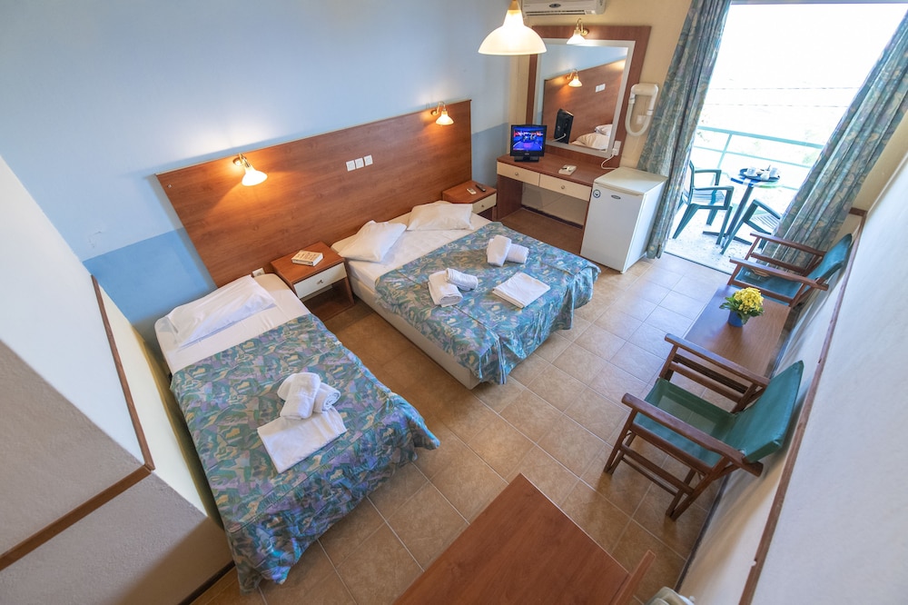 Sun Hotel Kineta 22/75