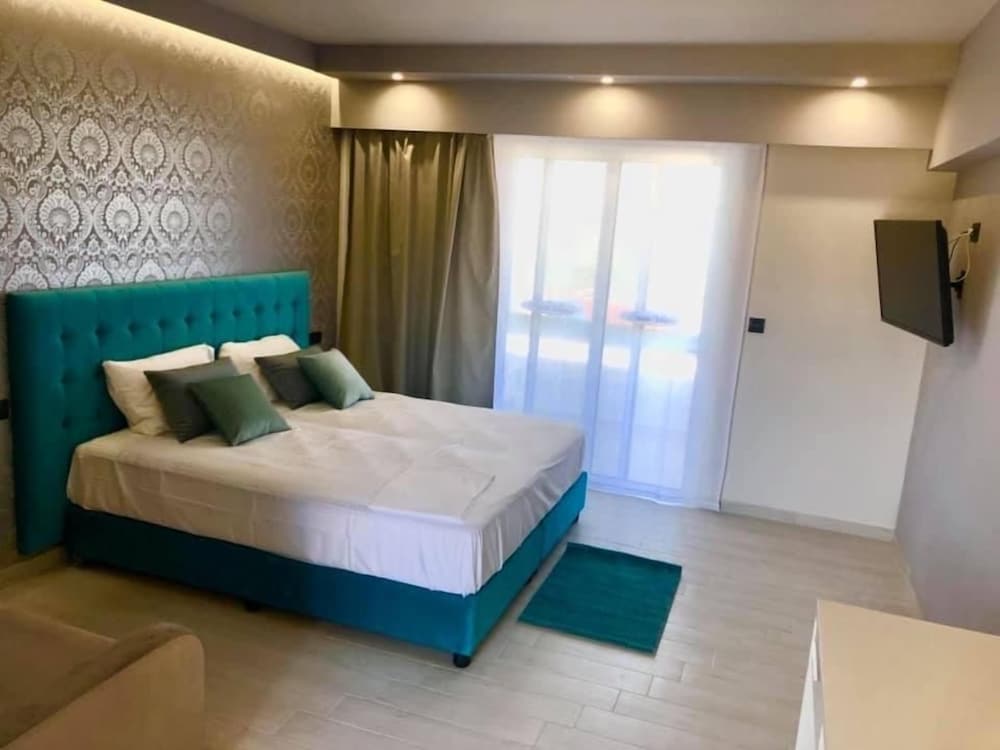 Sea View Apartments 12/45