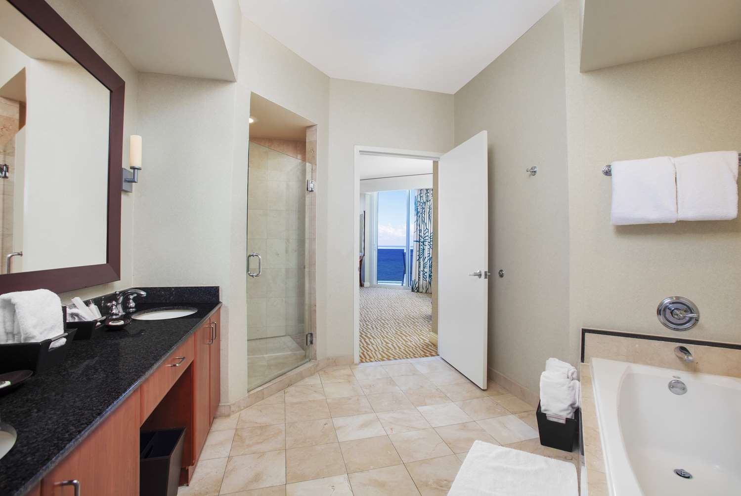 Trump International Beach Resort 115/116