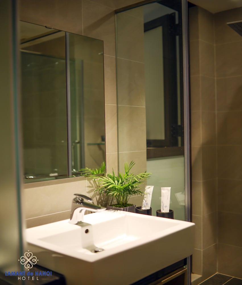 L Amant de Hanoi Hotel 38/42