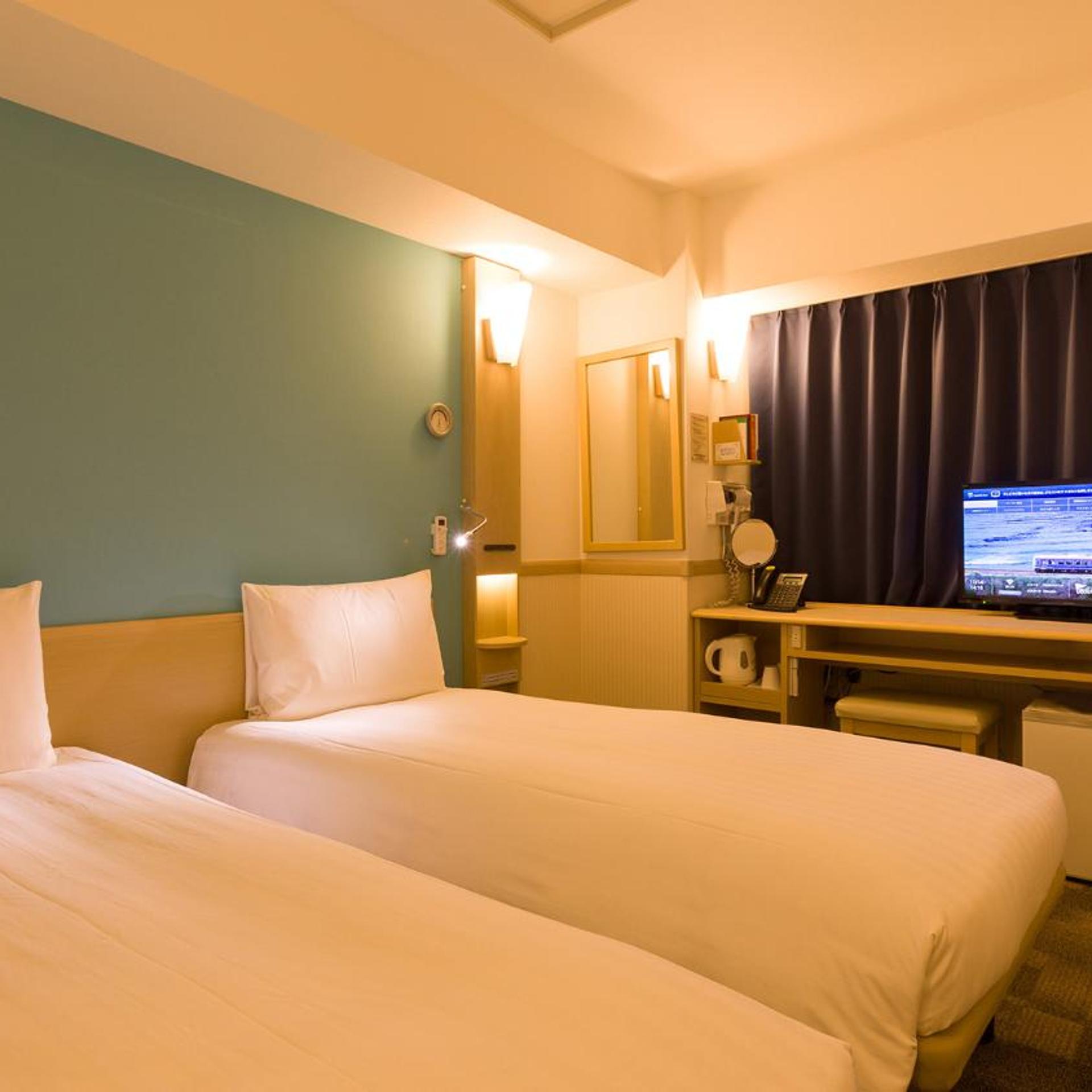 Room, Twin Beds