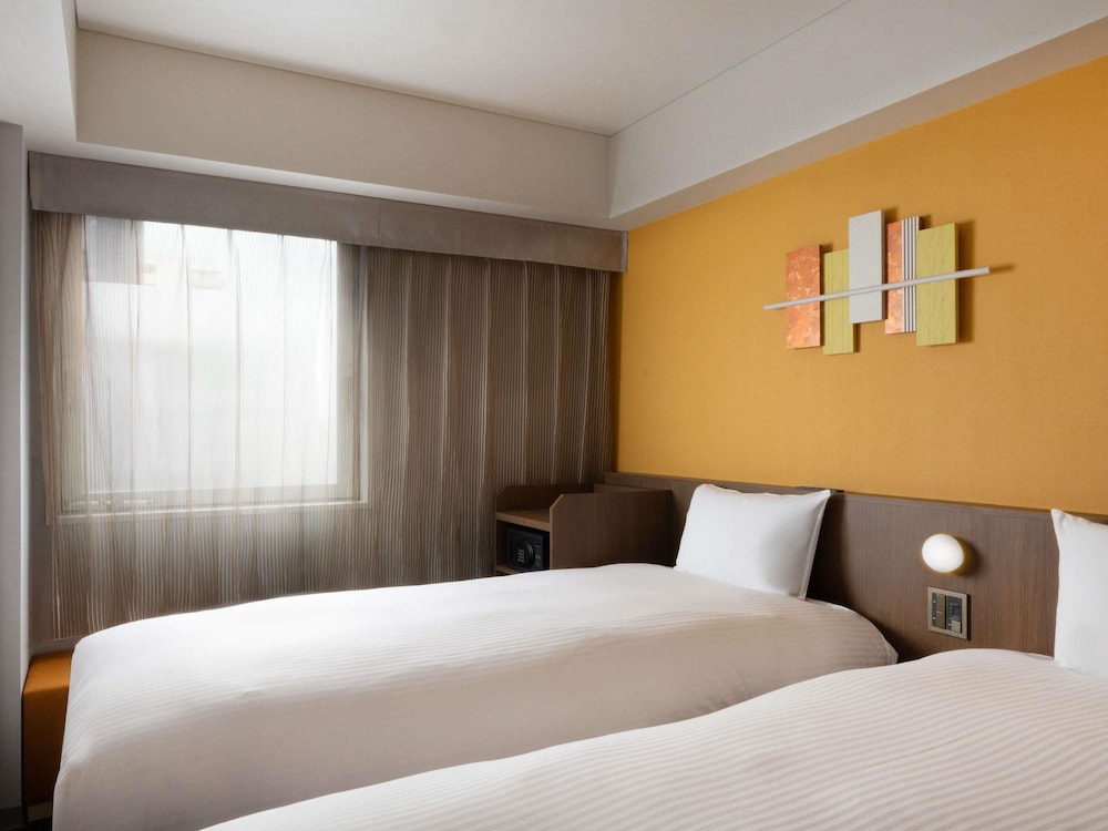 Standard, Twin Beds