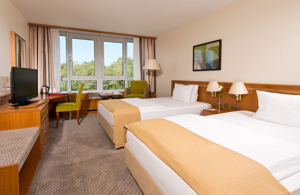 LEONARDO HOTEL KOLN BONN AIRPORT 9/57