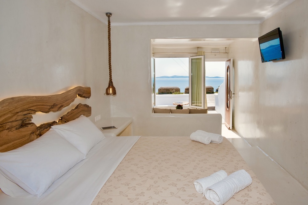 Villa Elina Suites And More 10/46