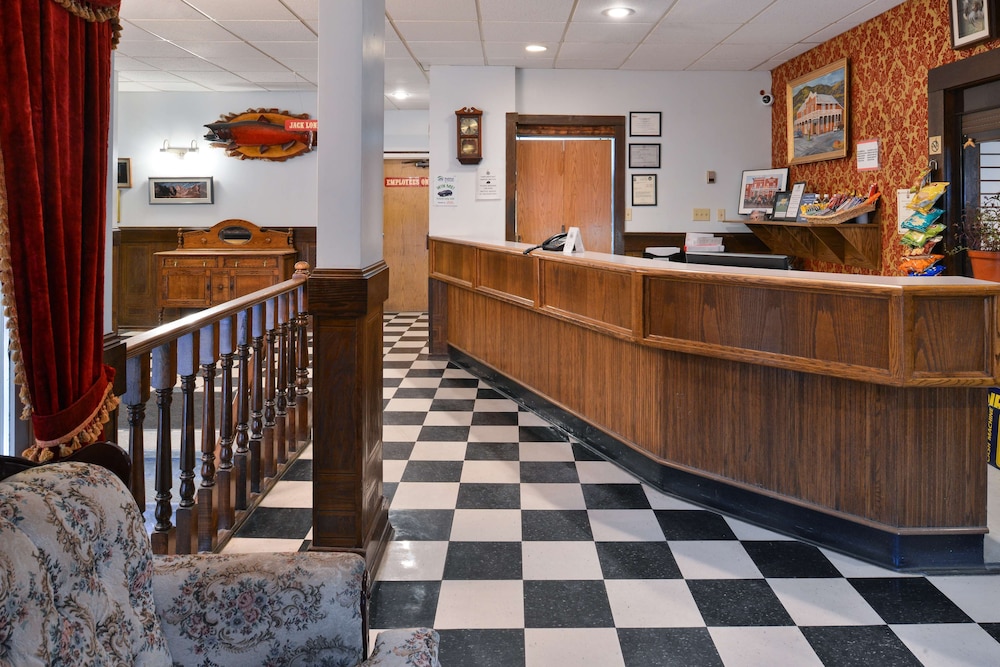 The Downtown, A Coast Hotel 13/58