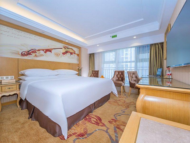 Vienna International Hotel (Wuhan Polar Ocean World) 22/50