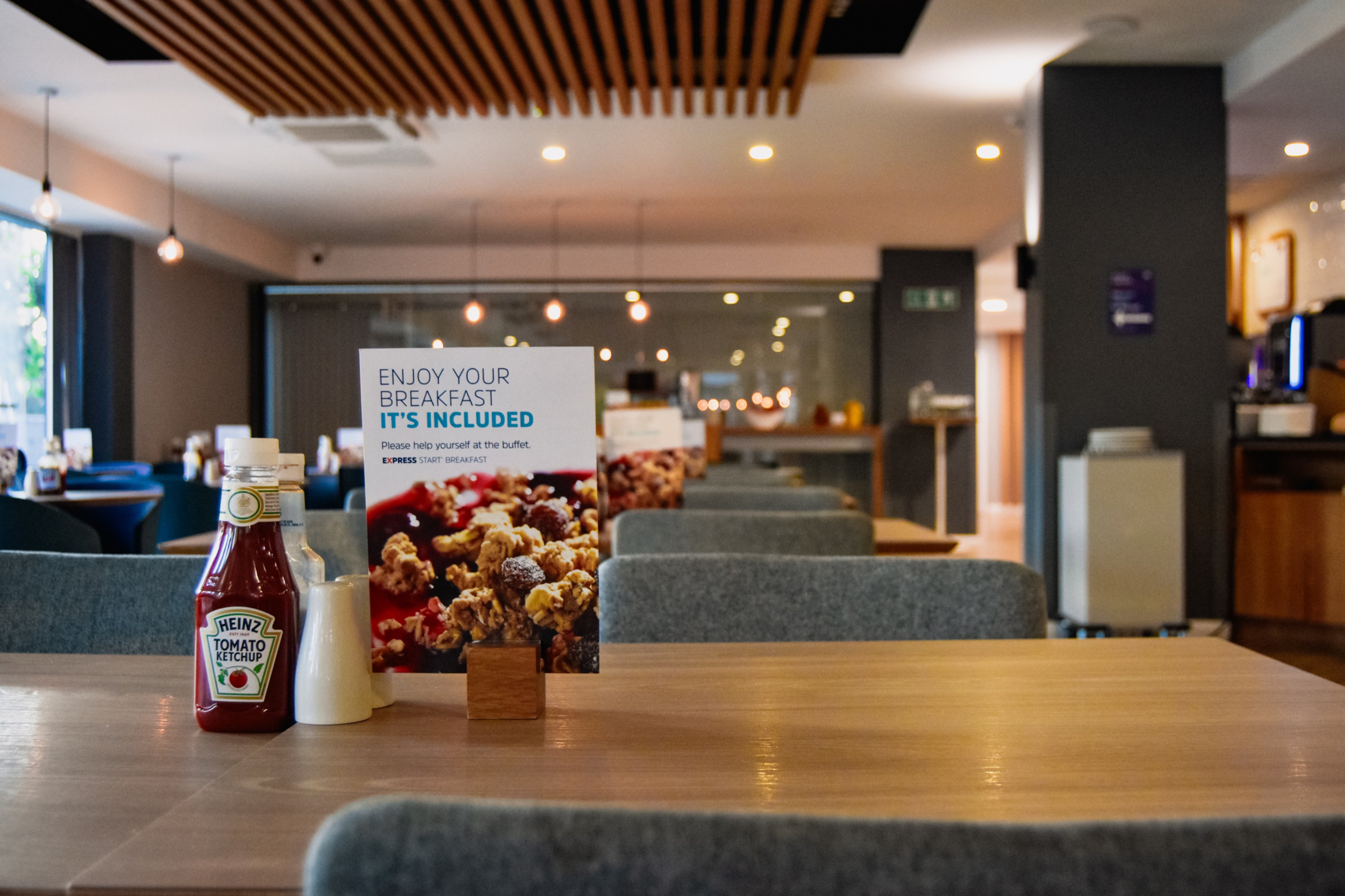 Holiday Inn Express Leeds City Centre Armouries 12/60