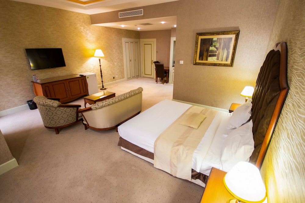 Sapphire Inn Hotel 10/37