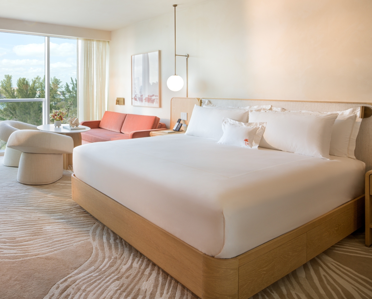 Room, King Bed, Partial Lake View, Sofa