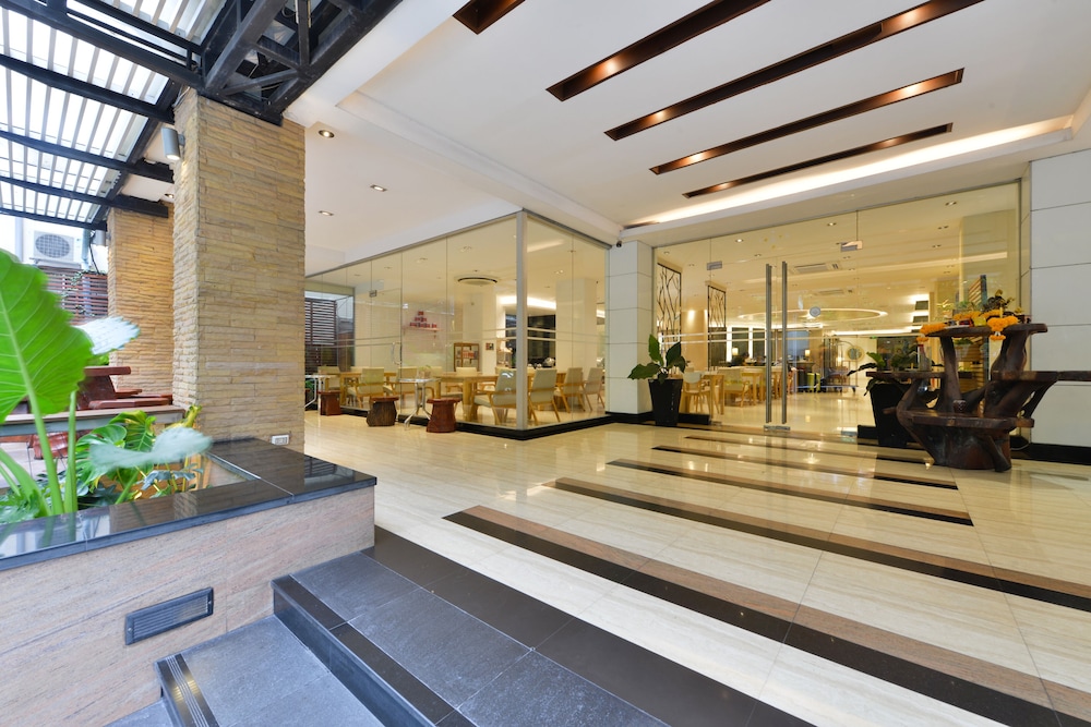 Royal View Resort 4/50