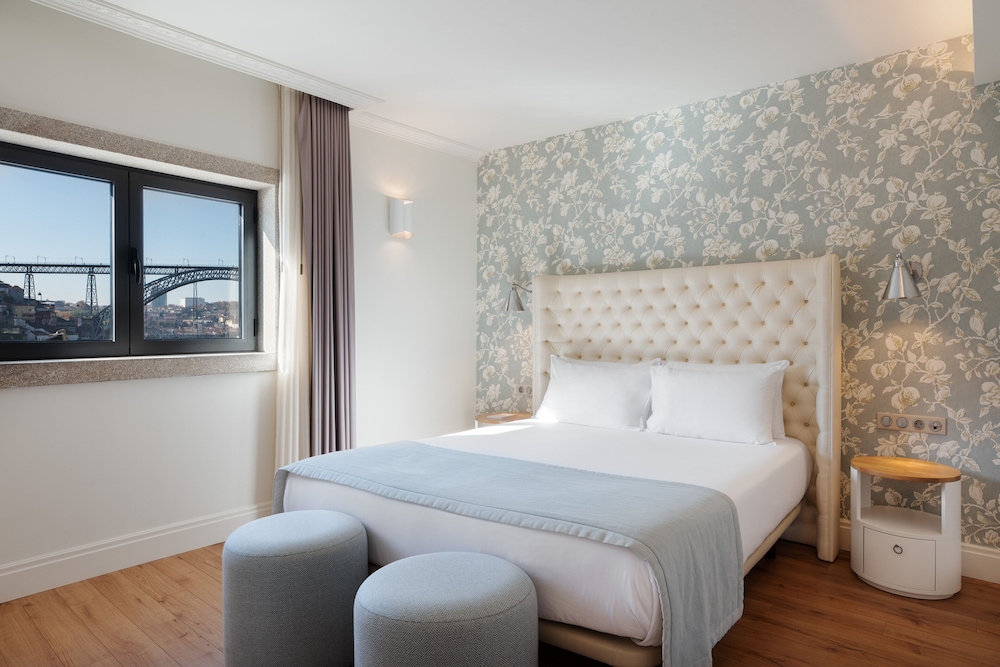 Room, Single, River View, Eurostars Porto Douro 5/8